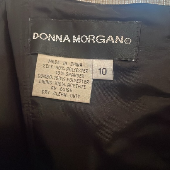 DONNA MORGAN Cropped Velvet Top    Sz 10 🖤✔️ - Picture 4 of 8